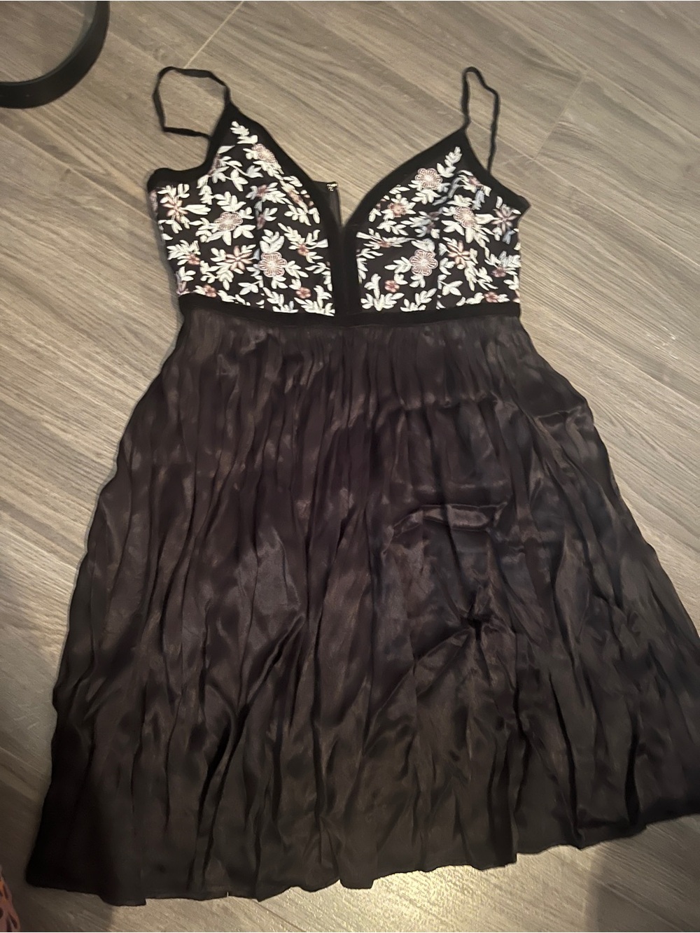 Review Black Midi Dress with Floral Embroidered Bodice
